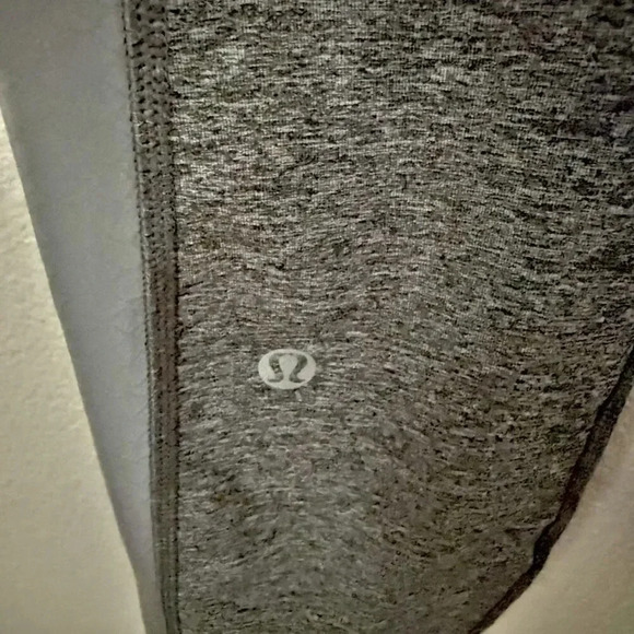 LULULEMON ATHLETICA | Light Speed Tight Reflective Leggings Heather Gray | 4 - Picture 7 of 9